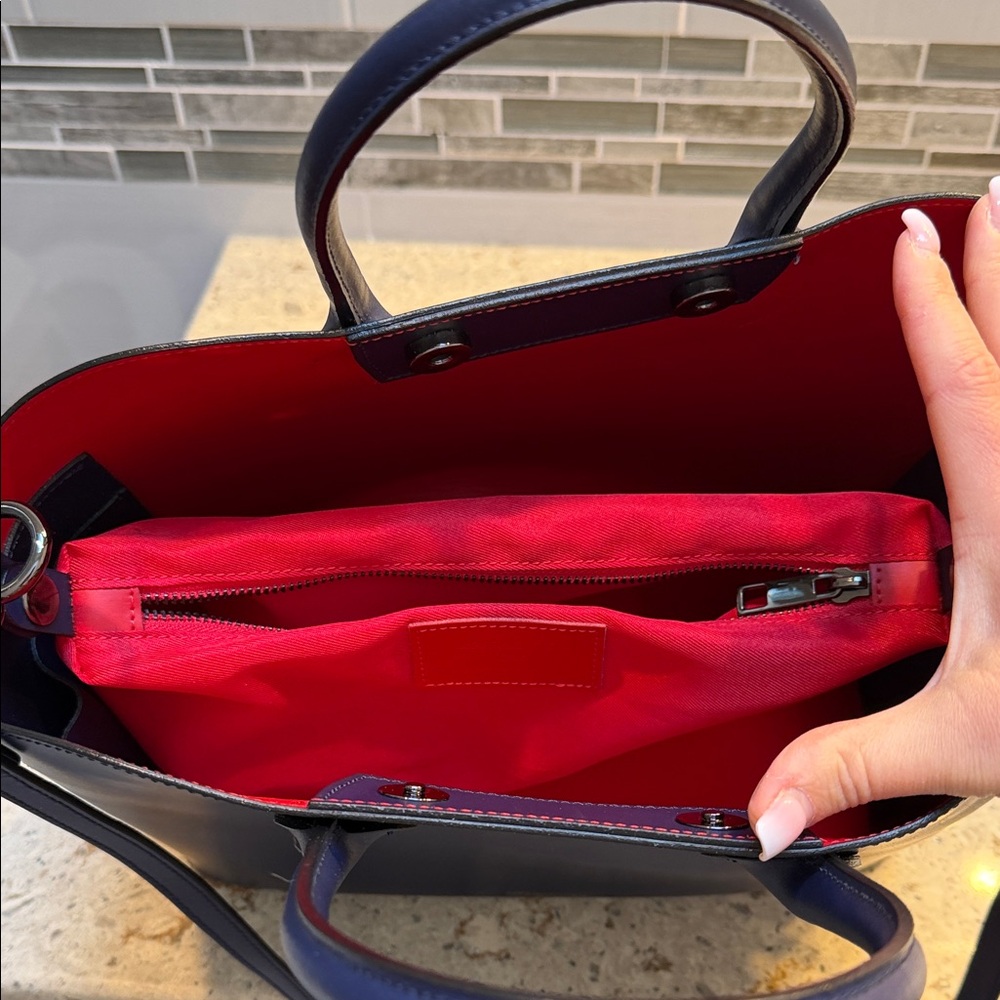 Le Parmienter Paris Blue Jackie Tote. Worn once. Excellent condition. - Picture 3 of 3